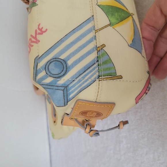 Dooney & Bourke vintage beach design coated canvas handbag - Picture 6 of 16